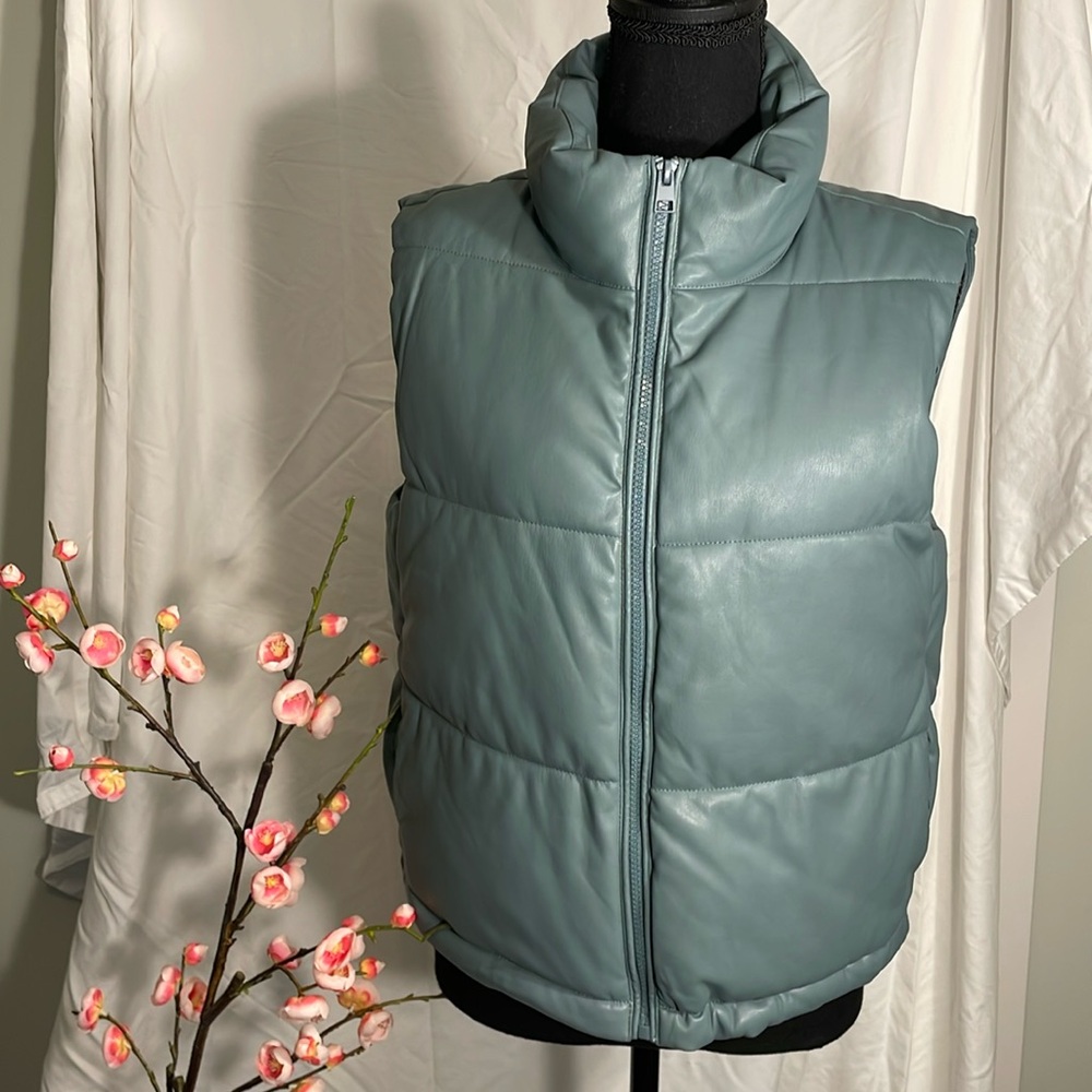 7 for All Mankind | sage Puffer Vest, size XS